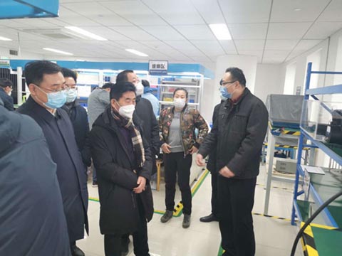 攝圖網_501522357_油田泵（企業商用）.jpg