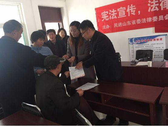 民進山東省委法工委深入基層開展“憲法宣傳、法律咨詢進村(社區)”活動